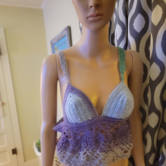 Homemade crocheted crop top - Picture 3 of 3